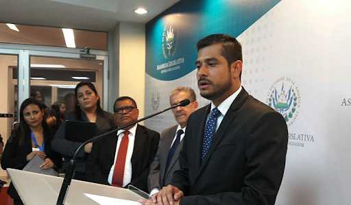 ministro-de-hacienda-pide-a-la-asamblea-incorporar-fondos-al-presupuesto-para-atender-a-los-salvadorenos-ante-la-emergencia